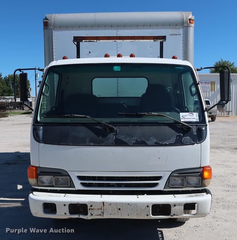 image for item DD5330 1998 Isuzu NPR box truck