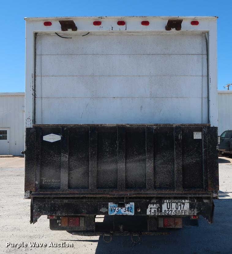 image for item DD5330 1998 Isuzu NPR box truck