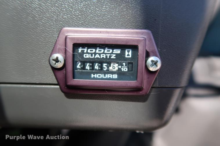 image for item DD5330 1998 Isuzu NPR box truck