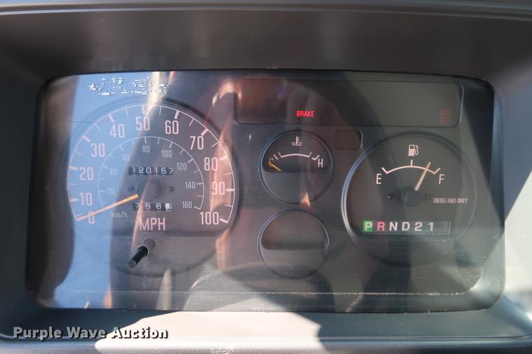 image for item DD5330 1998 Isuzu NPR box truck