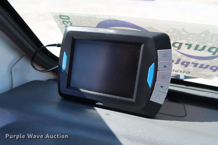 image for item DD5330 1998 Isuzu NPR box truck