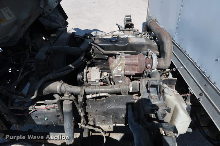 image for item DD5330 1998 Isuzu NPR box truck