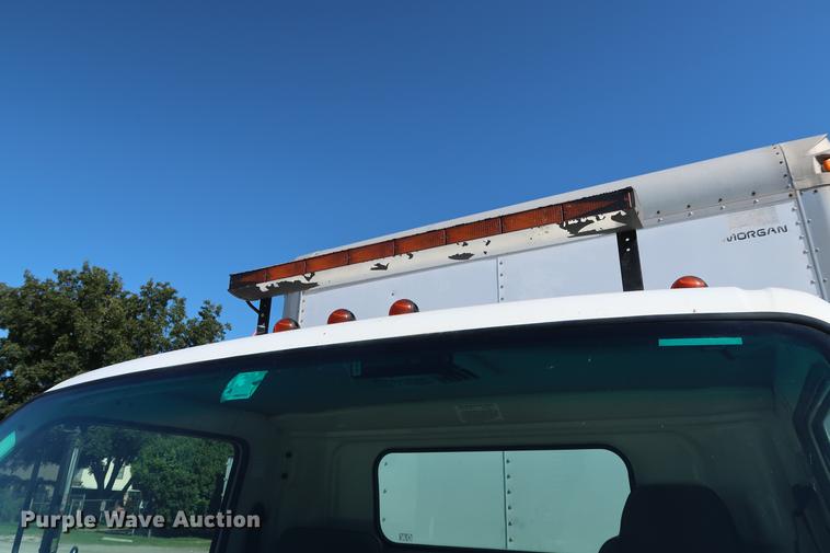 image for item DD5330 1998 Isuzu NPR box truck