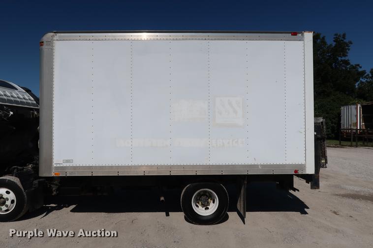 image for item DD5330 1998 Isuzu NPR box truck