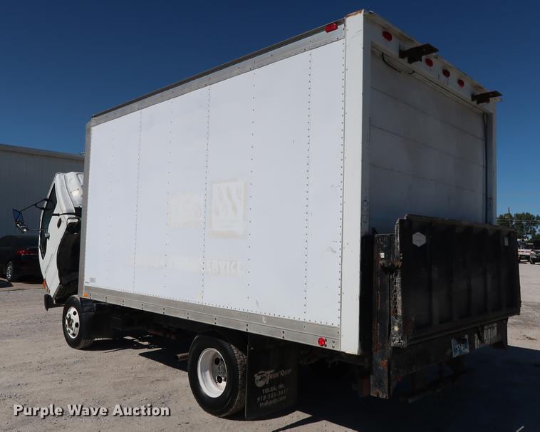 image for item DD5330 1998 Isuzu NPR box truck
