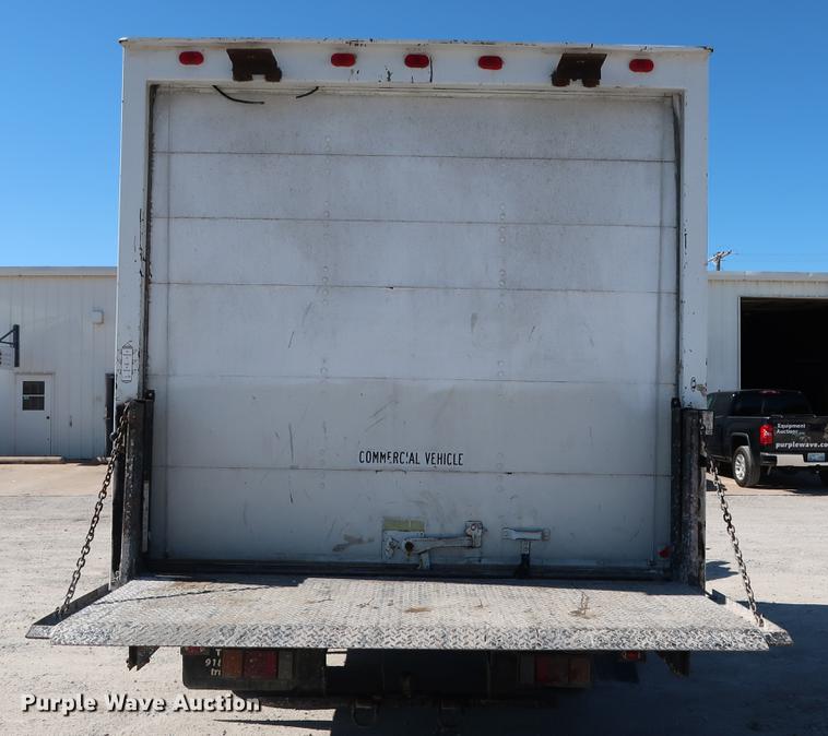 image for item DD5330 1998 Isuzu NPR box truck