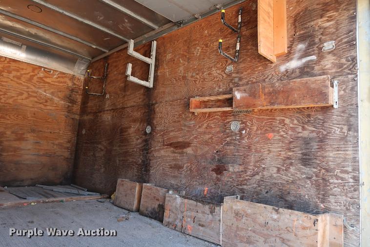 image for item DD5330 1998 Isuzu NPR box truck