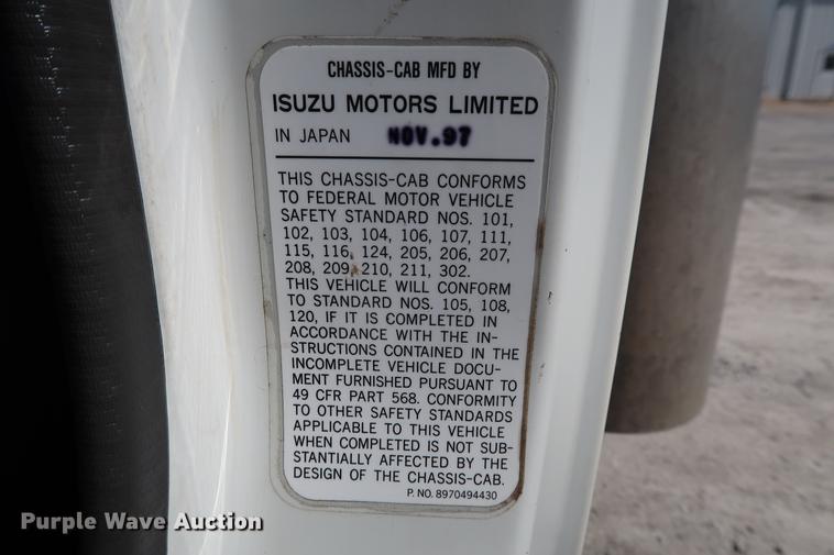 image for item DD5330 1998 Isuzu NPR box truck