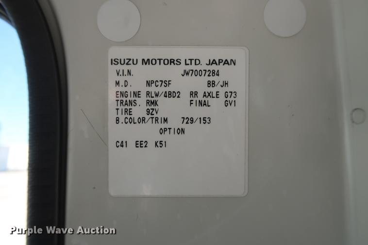 image for item DD5330 1998 Isuzu NPR box truck