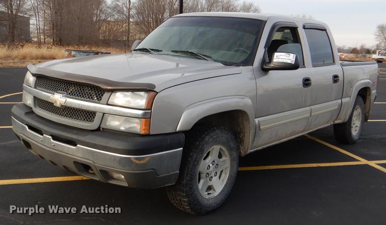 image for item DD8986 2004 Chevrolet Silverado 1500 Crew Cab pickup truck