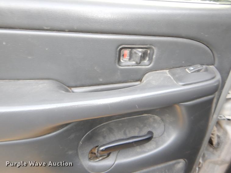 image for item DD8986 2004 Chevrolet Silverado 1500 Crew Cab pickup truck