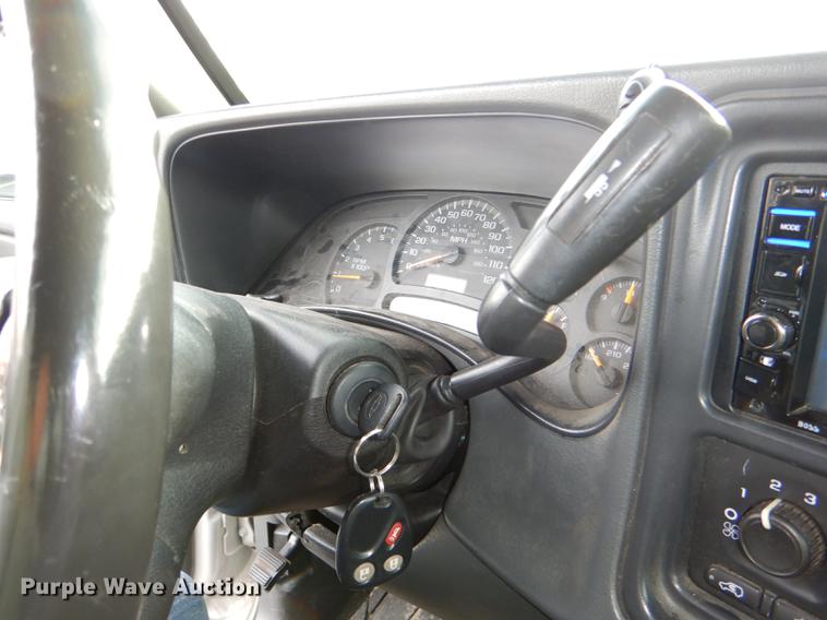 image for item DD8986 2004 Chevrolet Silverado 1500 Crew Cab pickup truck