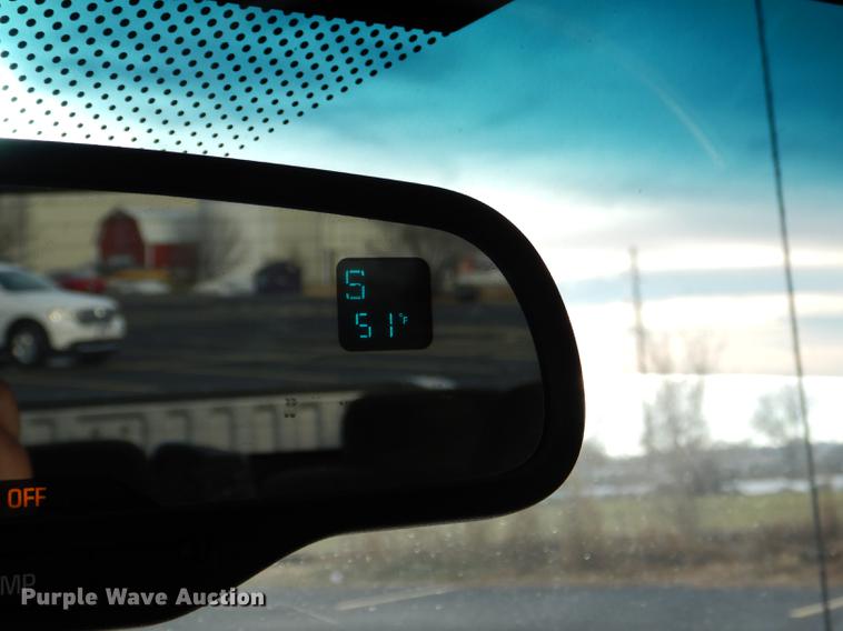 image for item DD8986 2004 Chevrolet Silverado 1500 Crew Cab pickup truck