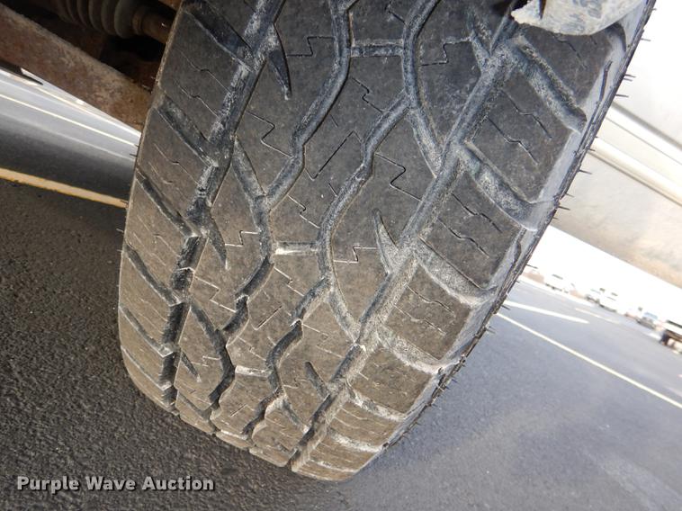 image for item DD8986 2004 Chevrolet Silverado 1500 Crew Cab pickup truck