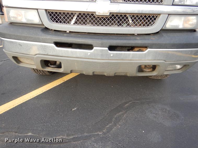 image for item DD8986 2004 Chevrolet Silverado 1500 Crew Cab pickup truck