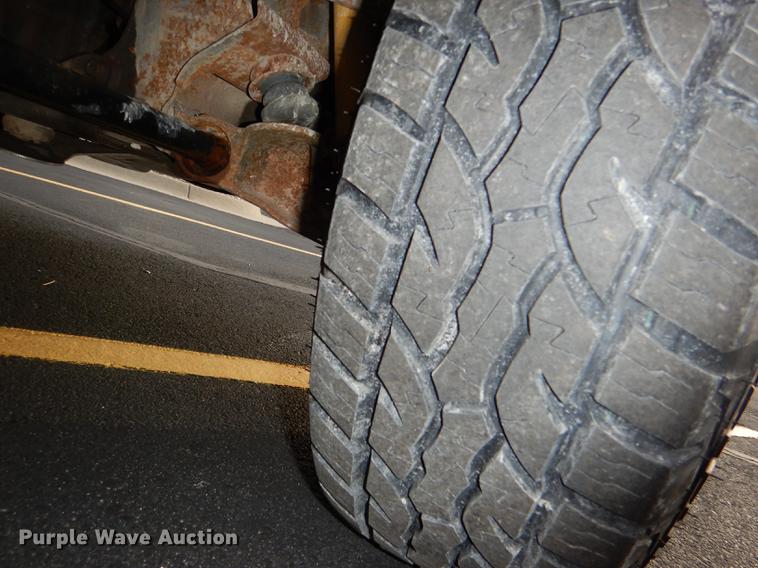 image for item DD8986 2004 Chevrolet Silverado 1500 Crew Cab pickup truck