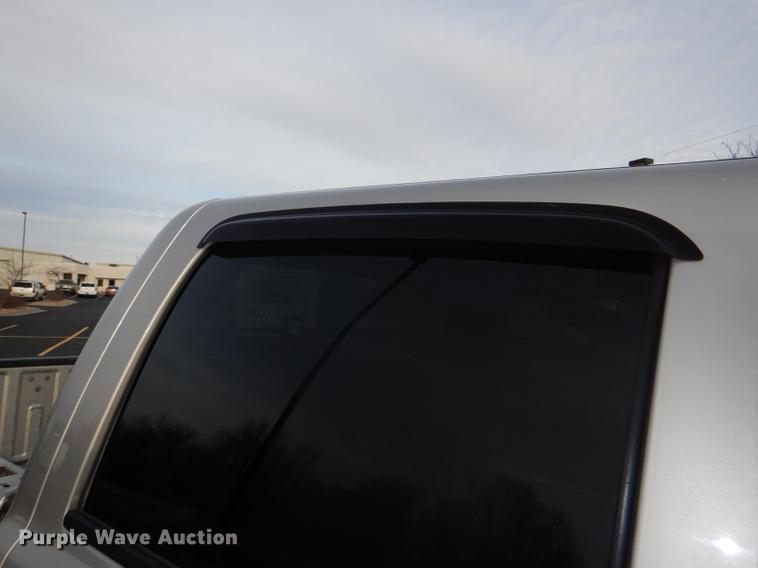 image for item DD8986 2004 Chevrolet Silverado 1500 Crew Cab pickup truck