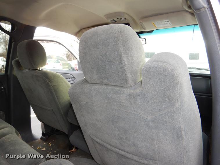 image for item DD8986 2004 Chevrolet Silverado 1500 Crew Cab pickup truck