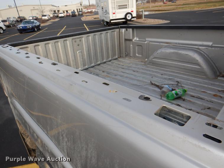 image for item DD8986 2004 Chevrolet Silverado 1500 Crew Cab pickup truck