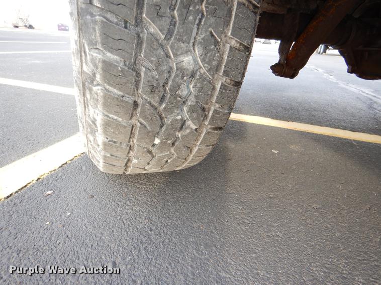 image for item DD8986 2004 Chevrolet Silverado 1500 Crew Cab pickup truck