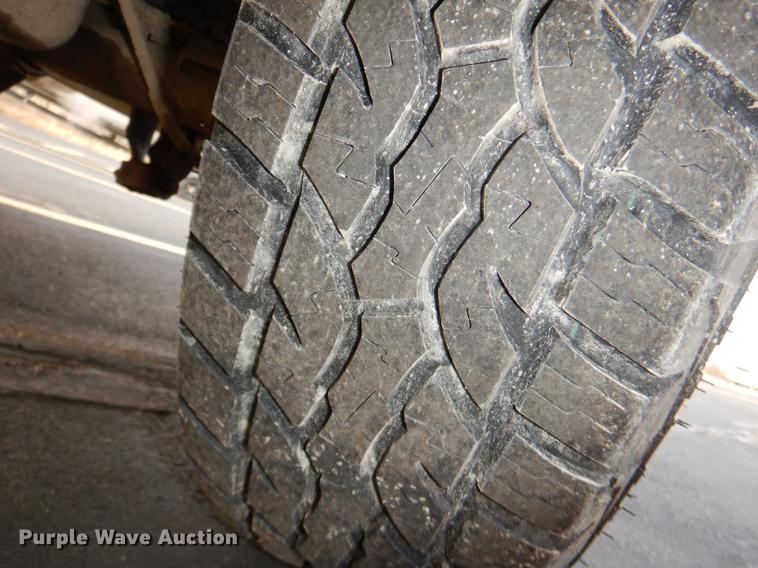 image for item DD8986 2004 Chevrolet Silverado 1500 Crew Cab pickup truck