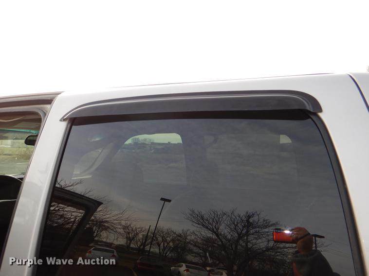 image for item DD8986 2004 Chevrolet Silverado 1500 Crew Cab pickup truck