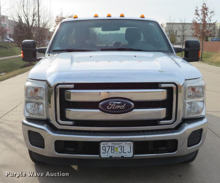 image for item DE4965 2012 Ford F350 Super Duty XLT SuperCab pickup truck