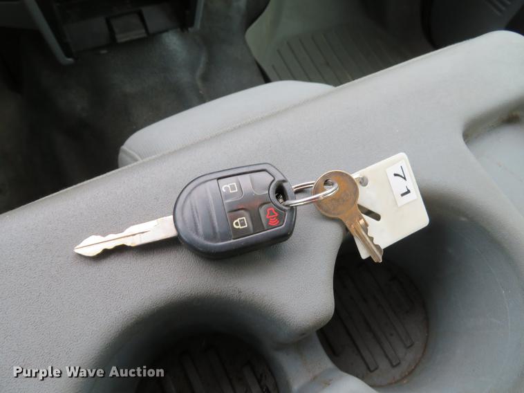 image for item DE4965 2012 Ford F350 Super Duty XLT SuperCab pickup truck