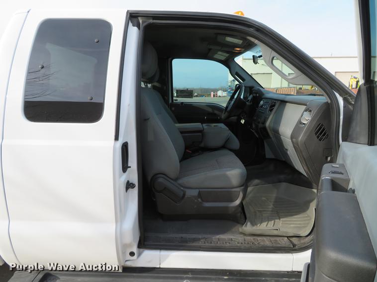image for item DE4965 2012 Ford F350 Super Duty XLT SuperCab pickup truck