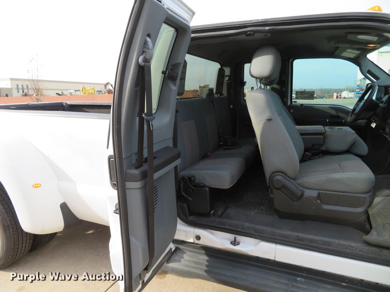 image for item DE4965 2012 Ford F350 Super Duty XLT SuperCab pickup truck