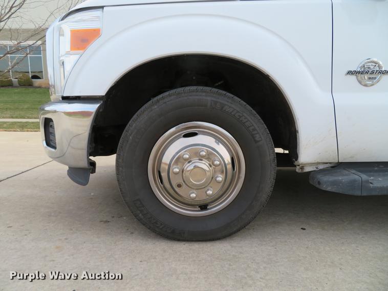 image for item DE4965 2012 Ford F350 Super Duty XLT SuperCab pickup truck