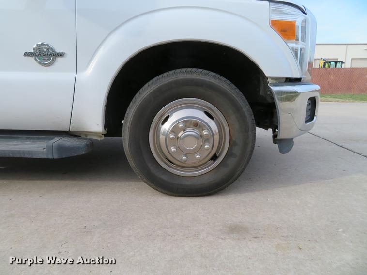 image for item DE4965 2012 Ford F350 Super Duty XLT SuperCab pickup truck