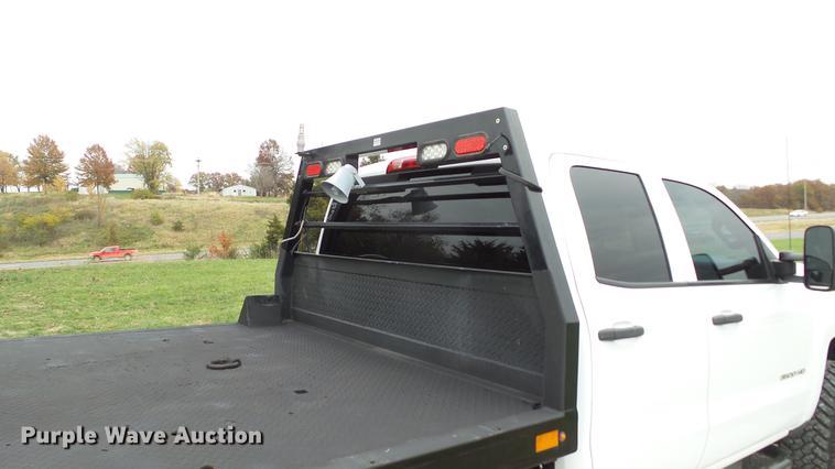image for item DE4968 2015 Chevrolet Silverado 3500HD Double Cab flatbed pickup truck