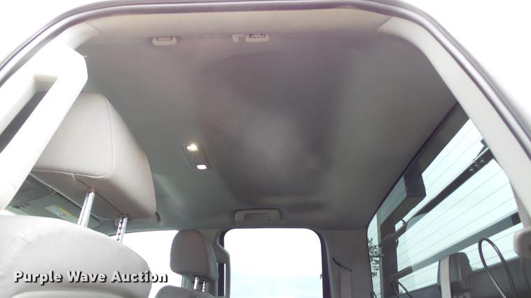 image for item DE4968 2015 Chevrolet Silverado 3500HD Double Cab flatbed pickup truck