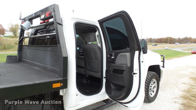 image for item DE4968 2015 Chevrolet Silverado 3500HD Double Cab flatbed pickup truck