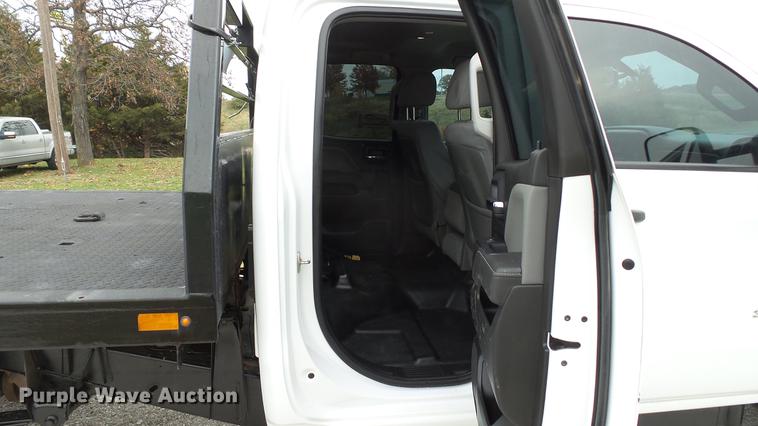 image for item DE4968 2015 Chevrolet Silverado 3500HD Double Cab flatbed pickup truck