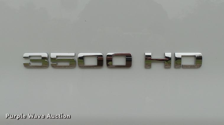 image for item DE4968 2015 Chevrolet Silverado 3500HD Double Cab flatbed pickup truck