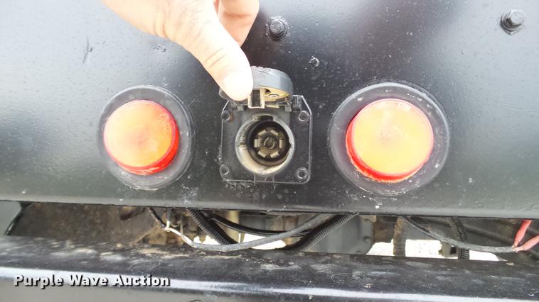 image for item DE4971 2011 Chevrolet Silverado 2500HD flatbed pickup truck