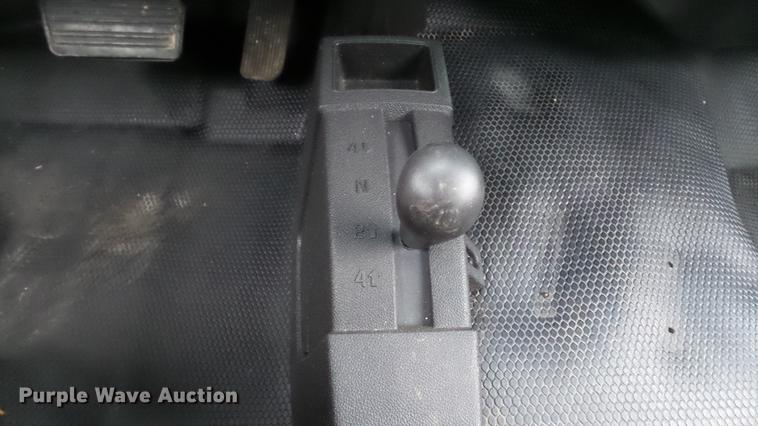 image for item DE4971 2011 Chevrolet Silverado 2500HD flatbed pickup truck