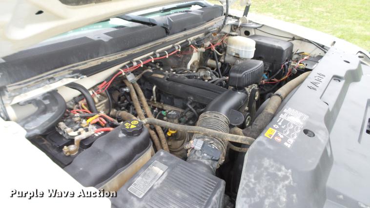 image for item DE4971 2011 Chevrolet Silverado 2500HD flatbed pickup truck