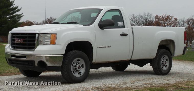 image for item DE4972 2008 GMC Sierra 2500HD pickup truck