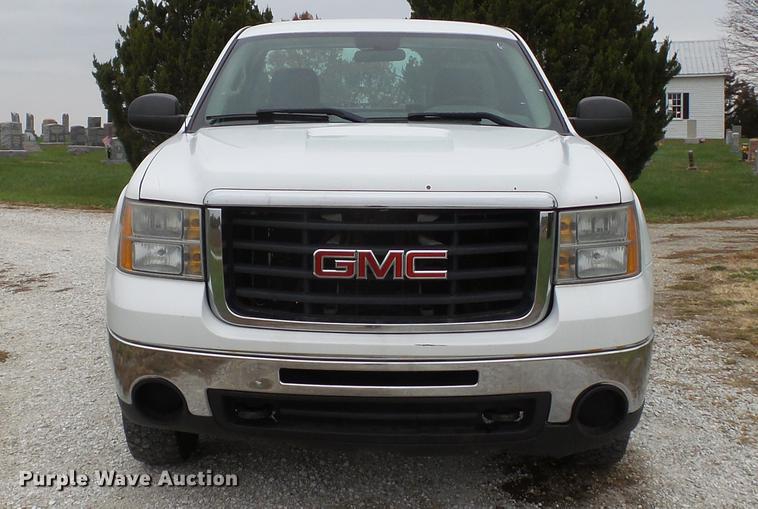 image for item DE4972 2008 GMC Sierra 2500HD pickup truck