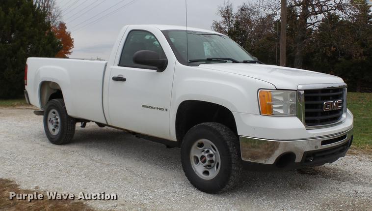image for item DE4972 2008 GMC Sierra 2500HD pickup truck