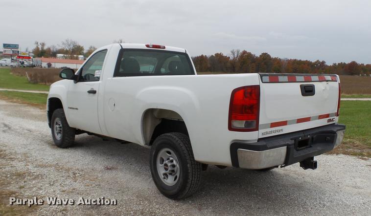 image for item DE4972 2008 GMC Sierra 2500HD pickup truck