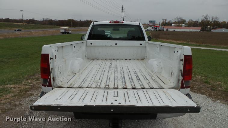 image for item DE4972 2008 GMC Sierra 2500HD pickup truck