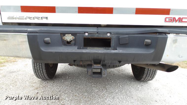 image for item DE4972 2008 GMC Sierra 2500HD pickup truck