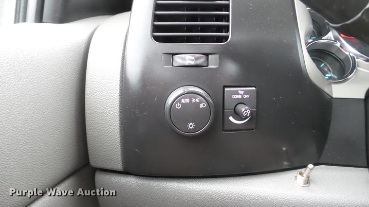 image for item DE4972 2008 GMC Sierra 2500HD pickup truck