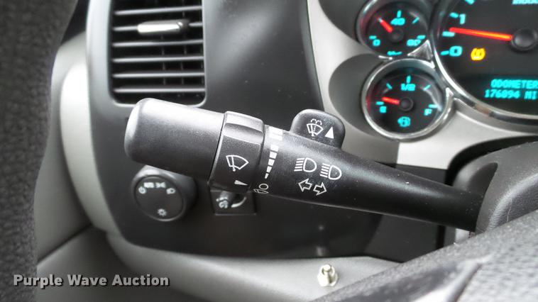 image for item DE4972 2008 GMC Sierra 2500HD pickup truck