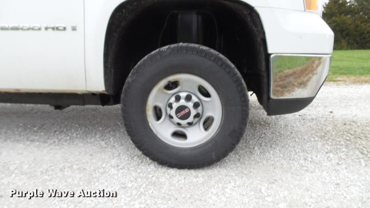 image for item DE4972 2008 GMC Sierra 2500HD pickup truck