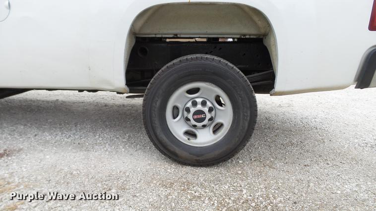 image for item DE4972 2008 GMC Sierra 2500HD pickup truck